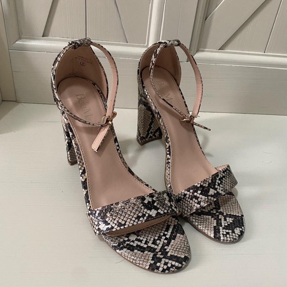 Size 9 BellaMarie snakeskin heels